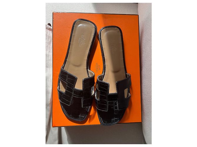 Oran Mules Hermès in pelle di alligatore nera Nero - vista 10