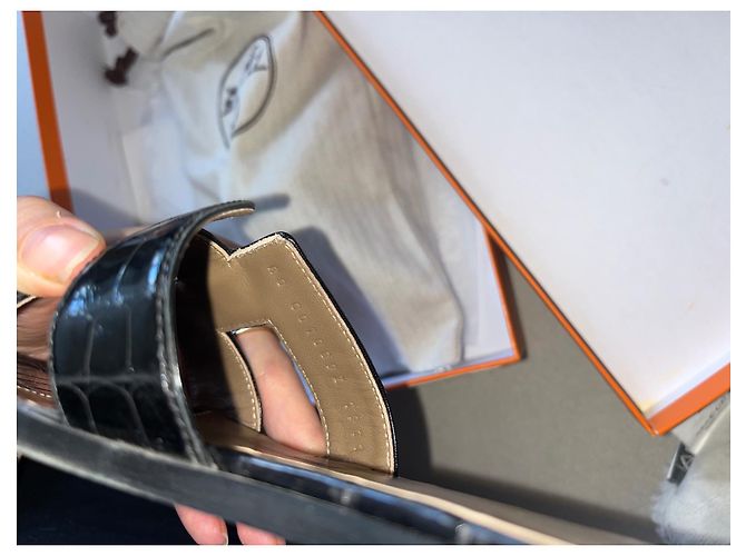 Oran Mules Hermès in pelle di alligatore nera Nero - vista 13