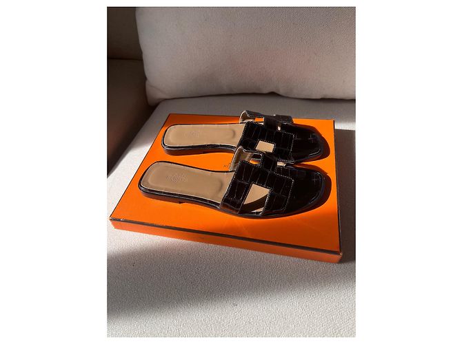Oran Mules Hermès in pelle di alligatore nera Nero - vista 2