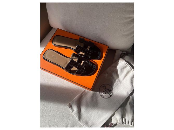Oran Mules Hermès in pelle di alligatore nera Nero - vista 3