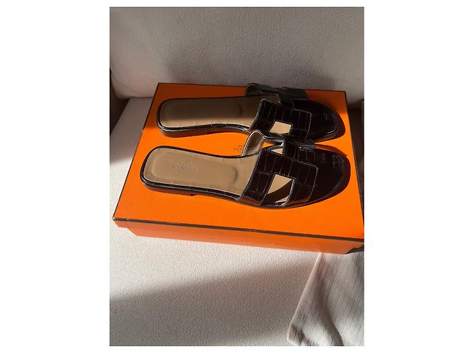Oran Mules Hermès in pelle di alligatore nera Nero - vista 4