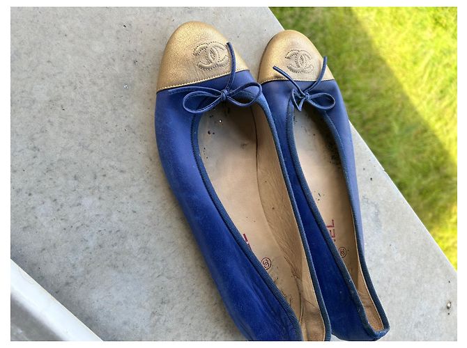 Bailarinas Chanel de piel azul oscuro - vista 2