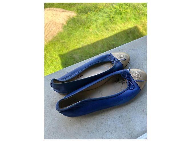 Bailarinas Chanel de piel azul oscuro - vista 3