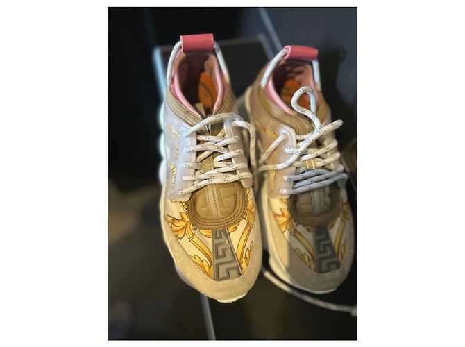 Baskets Versace en daim rose - vue 3