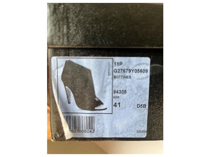 Décolleté Chanel in pelle traforata nera a punta aperta Nero - vista 5