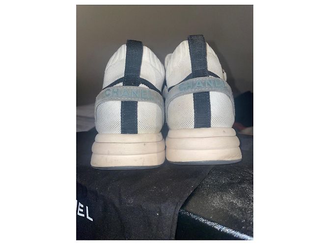 Sneakers Chanel La Croisette in Scamosciato Bianco e Blu - vista 2
