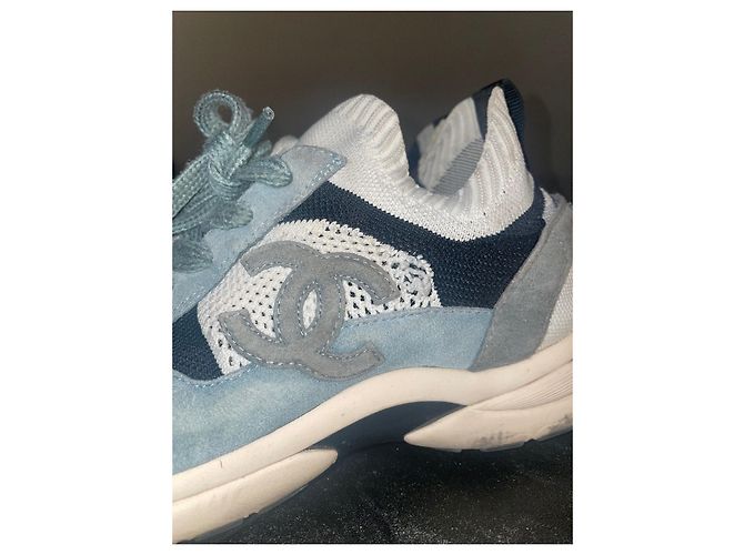Sneakers Chanel La Croisette in Scamosciato Bianco e Blu - vista 3