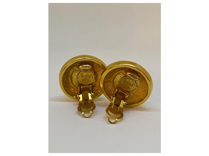 Orecchini Chanel Metallo dorato e perla in resina Gold hardware - vista 3