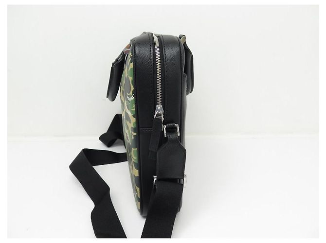 NOVA BOLSA MONTBLANC X BAPE 125347 PASTA PORTA-DOCUMENTOS DE COURO CAMUFLADA - vista 3