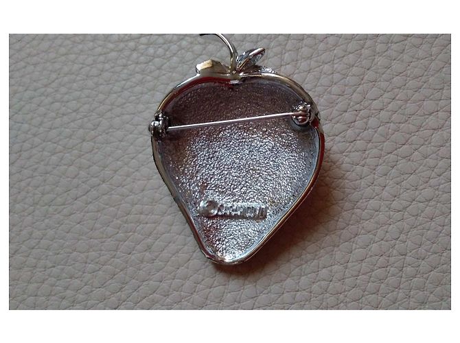 Autre Marque Erdbeere Brosche aus Rhodiniertem Metall Silber - Ansicht 2
