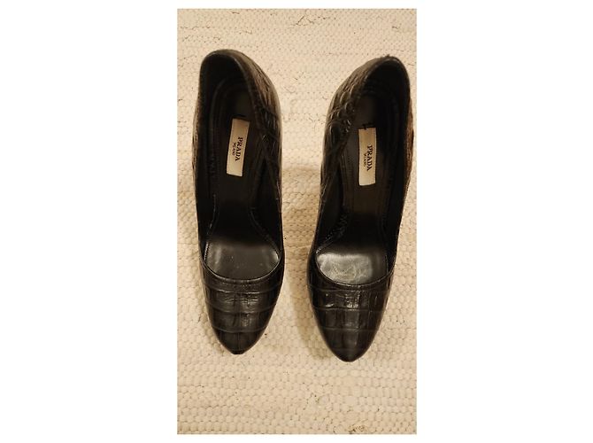 Décolleté Prada in pelle coccodrillo nera con plateau Nero - vista 3