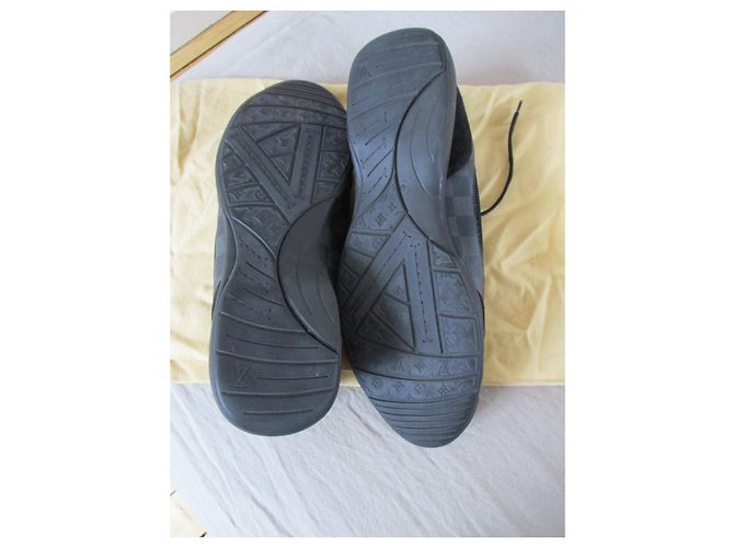 Louis Vuitton Sneakers multi materiali, UK12. Nero - vista 4