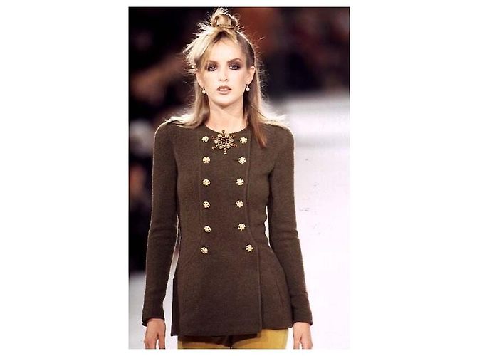 Cambon Chanel 1996 runway 22 Gripoix button Jacket Khaki - view 4