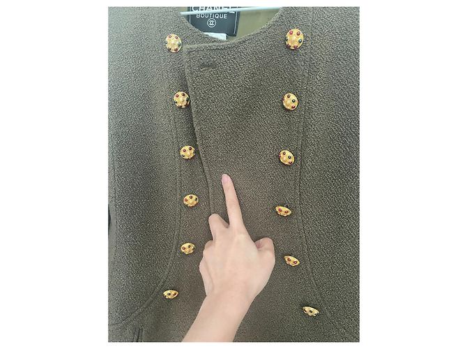 Cambon Chanel 1996 runway 22 Gripoix button Jacket Khaki - view 9