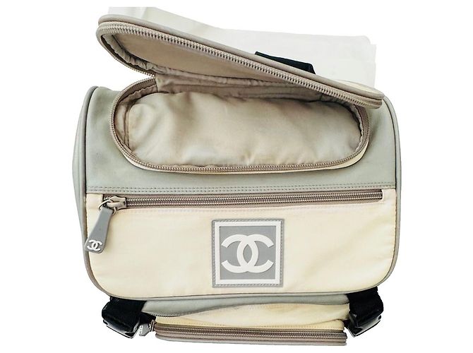 Zaino Chanel Sports in nylon e gomma nero e crema Crudo - vista 10
