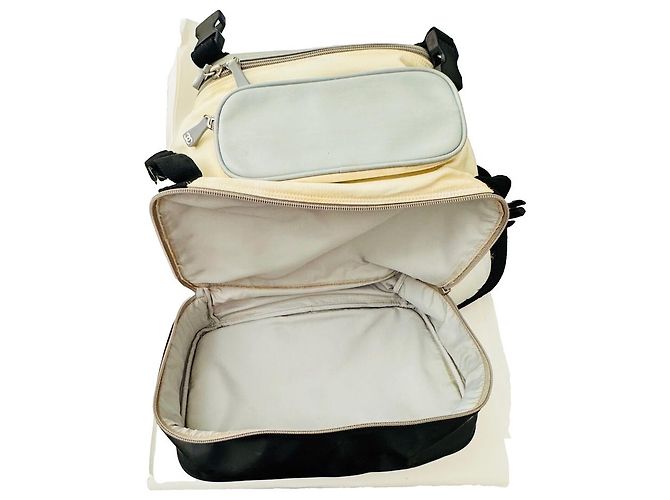 Zaino Chanel Sports in nylon e gomma nero e crema Crudo - vista 15