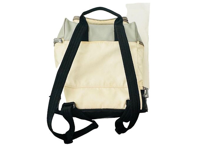 Zaino Chanel Sports in nylon e gomma nero e crema Crudo - vista 2