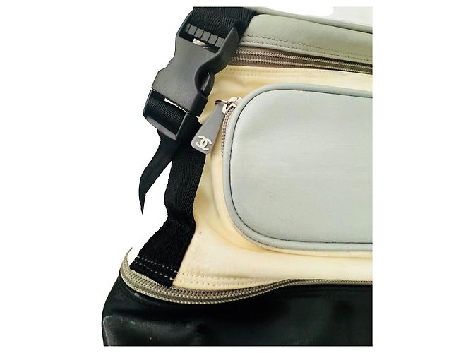 Zaino Chanel Sports in nylon e gomma nero e crema Crudo - vista 5