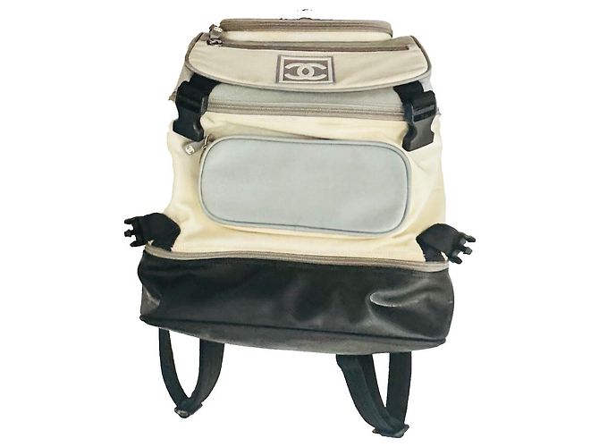 Zaino Chanel Sports in nylon e gomma nero e crema Crudo - vista 8