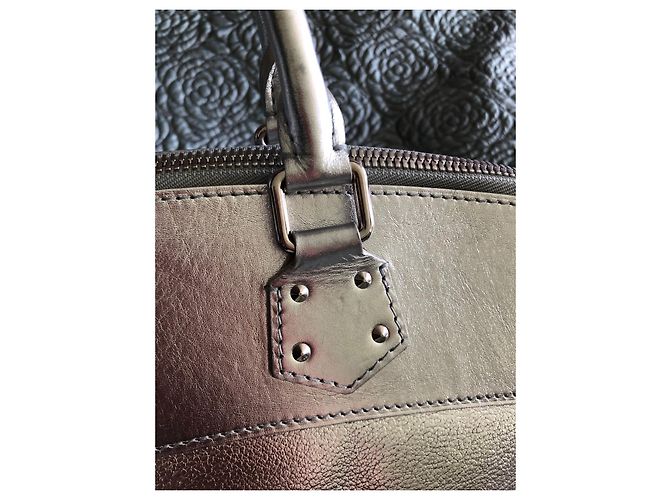 Louis Vuitton Suhali Lockit MM Borsa in pelle argento - vista 11
