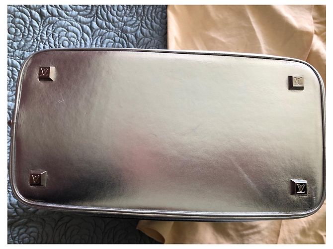Louis Vuitton Suhali Lockit MM Borsa in pelle argento - vista 19