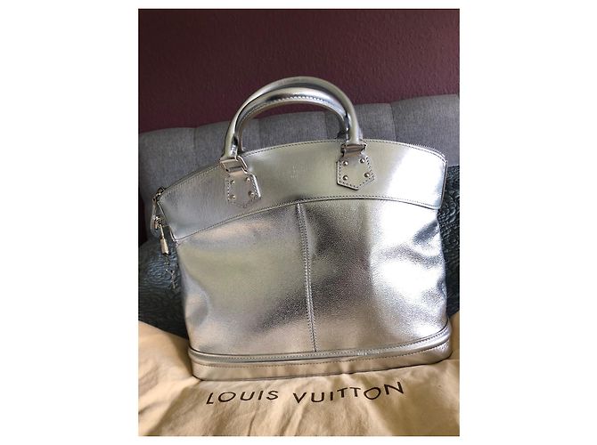 Louis Vuitton Suhali Lockit MM Borsa in pelle argento - vista 6
