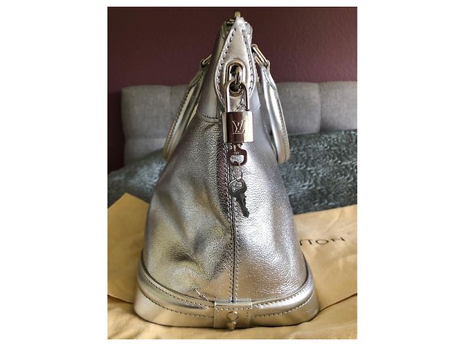 Louis Vuitton Suhali Lockit MM Borsa in pelle argento - vista 8