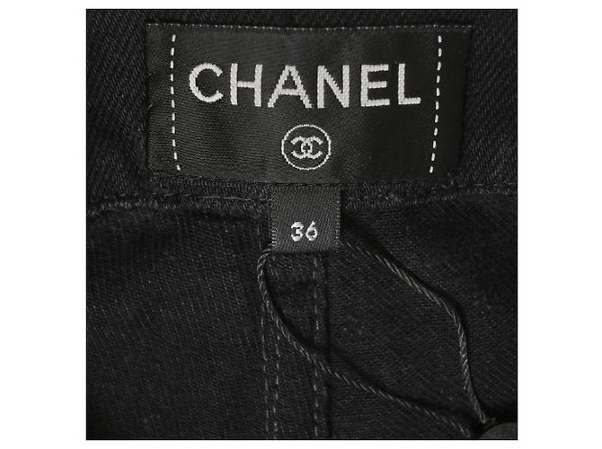 Chanel 2023 Vaqueros de pernera ancha con logo CC en algodón negro - vista 4
