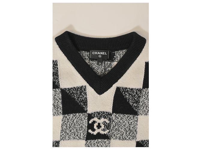 Timeless Chanel Coco Mark Strickweste aus schwarzem Kaschmir - Ansicht 11