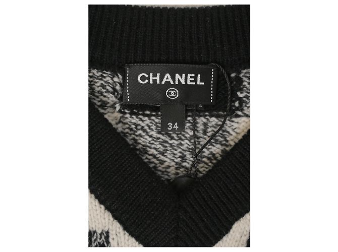 Timeless Chanel Coco Mark Strickweste aus schwarzem Kaschmir - Ansicht 12