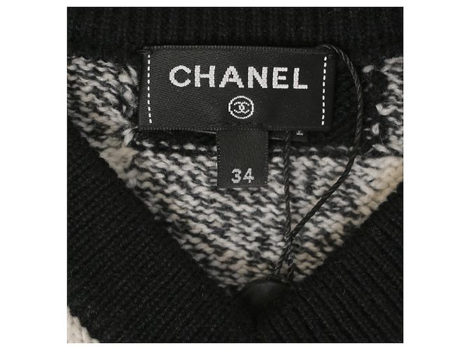 Timeless Chanel Coco Mark Strickweste aus schwarzem Kaschmir - Ansicht 5