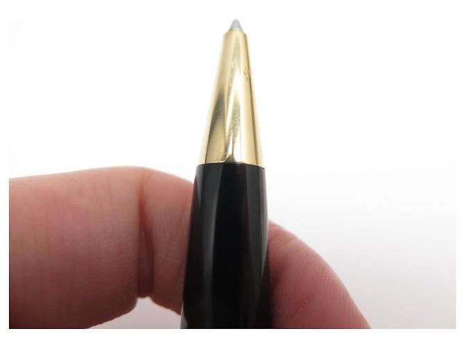 CANETA ESFEROGRÁFICA MONTBLANC MEISTERSTUCK CLÁSSICA DOURADA MB132453 Preto - vista 2