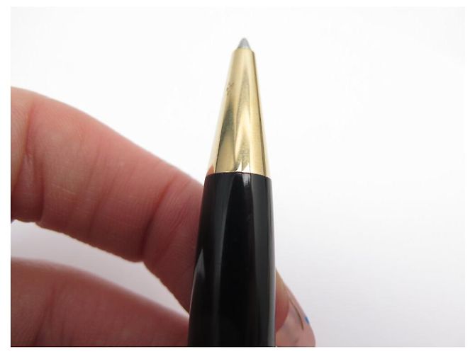 CANETA ESFEROGRÁFICA MONTBLANC MEISTERSTUCK CLÁSSICA DOURADA MB132453 Preto - vista 3