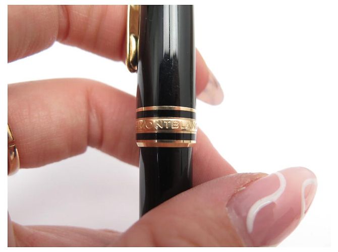 CANETA ESFEROGRÁFICA MONTBLANC MEISTERSTUCK CLÁSSICA DOURADA MB132453 Preto - vista 6