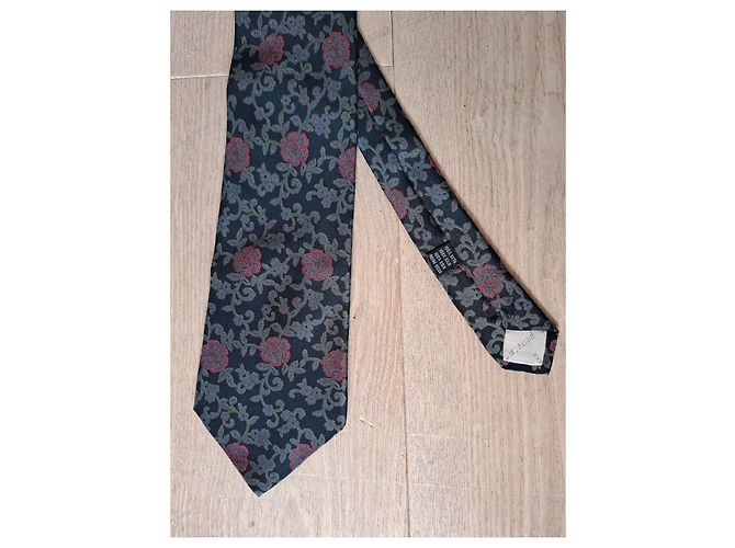 Floral pattern tie by Pierre Cardin Paris. Multiple colors - view 4