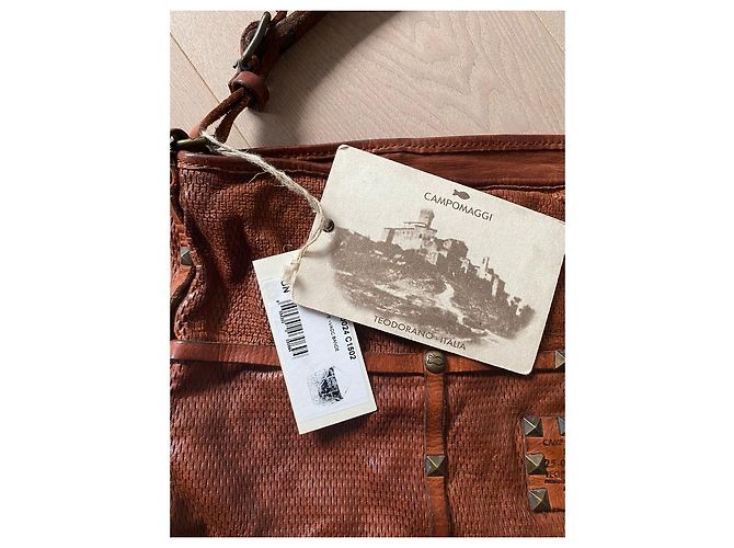 Borsa monospalla Campomaggi in pelle color cognac. - vista 10