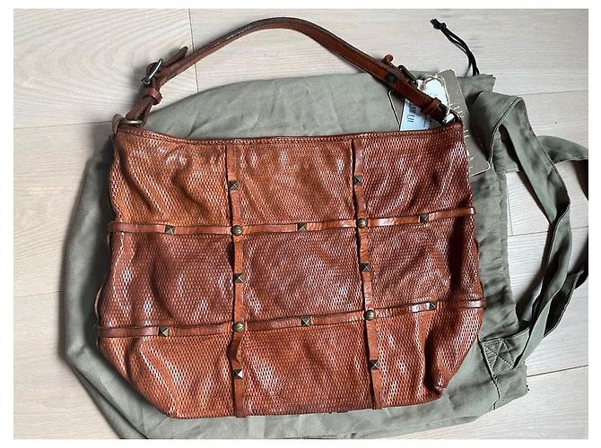 Borsa monospalla Campomaggi in pelle color cognac. - vista 18