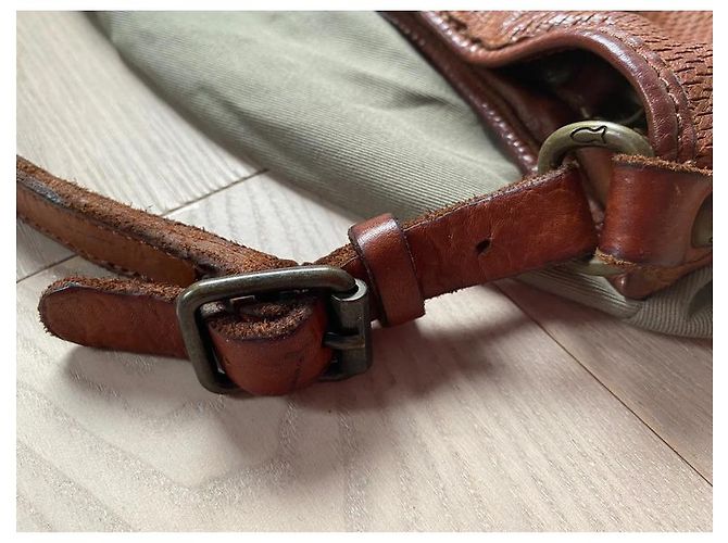 Borsa monospalla Campomaggi in pelle color cognac. - vista 6