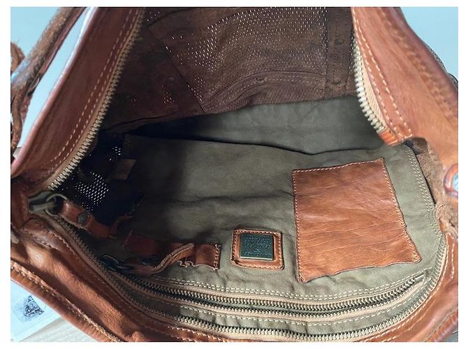 Borsa monospalla Campomaggi in pelle color cognac. - vista 9