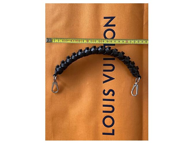 Manico Louis Vuitton nero - vista 3