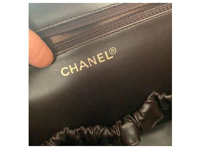 Borsa a tracolla con patta Chanel in caviale dorato 24 carati Marrone - vista 10
