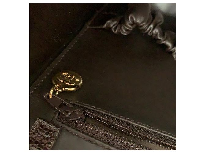 Borsa a tracolla con patta Chanel in caviale dorato 24 carati Marrone - vista 11