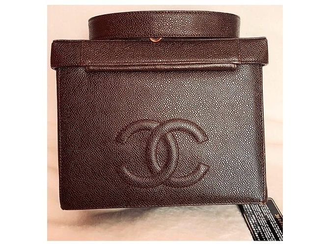 Borsa a tracolla con patta Chanel in caviale dorato 24 carati Marrone - vista 2