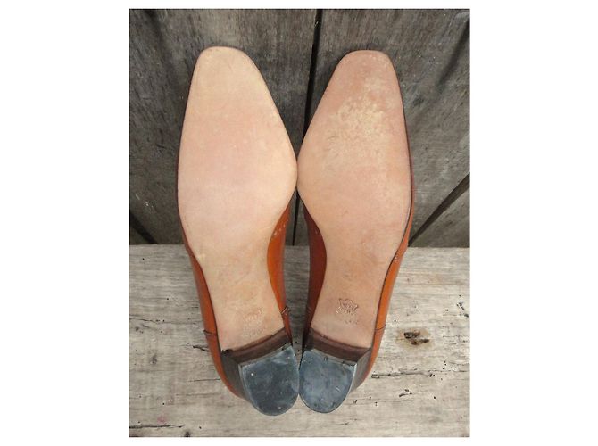 Décolleté Salvatore Ferragamo in pelle marrone chiaro - vista 3