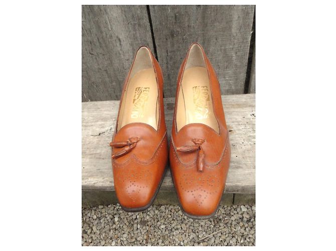 Décolleté Salvatore Ferragamo in pelle marrone chiaro - vista 5
