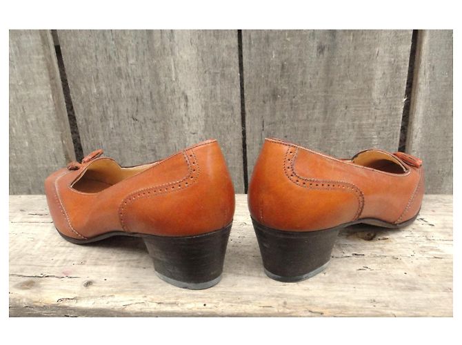Décolleté Salvatore Ferragamo in pelle marrone chiaro - vista 6