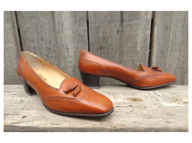 Décolleté Salvatore Ferragamo in pelle marrone chiaro - vista 8