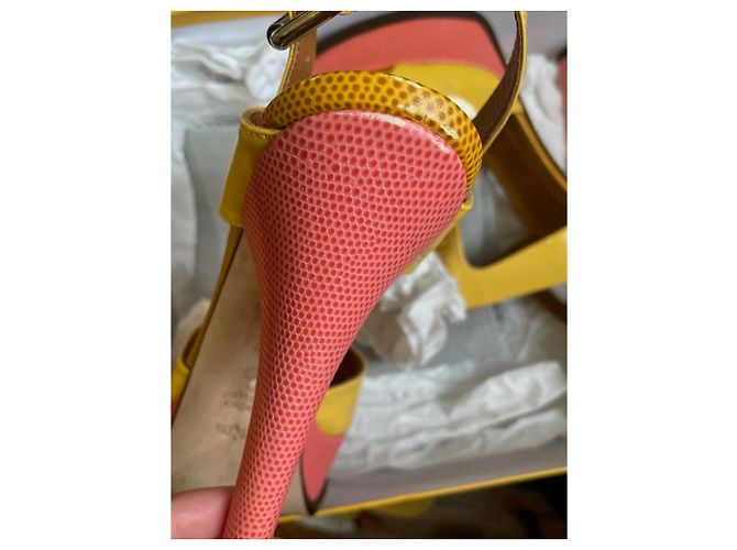 Sandali FENDI T.EU 40 Pelle Giallo - vista 8