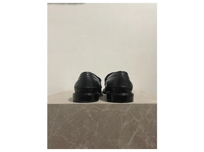Mules e tamancos FENDI T.EU 40 Couro Preto - vista 4