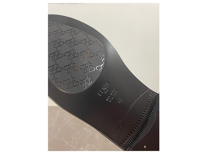 Mules e tamancos FENDI T.EU 40 Couro Preto - vista 6